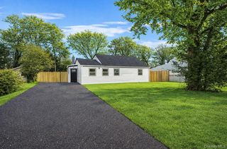 10 Linda Lane, Central Islip, NY 11722