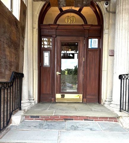 69 Park Drive 7, Boston, MA 02215