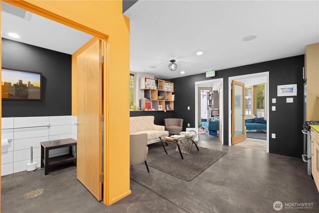 2331 E Madison Street, Seattle, WA 98112