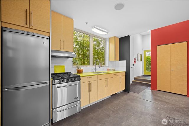 2331 E Madison Street, Seattle, WA 98112