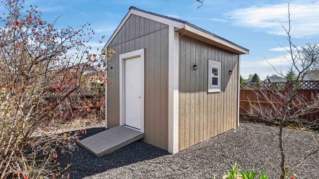 17925 N Colton Ct, Colbert, WA 99005