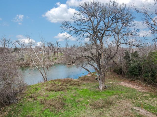 148 Highway 71 E, Smithville, TX 78957