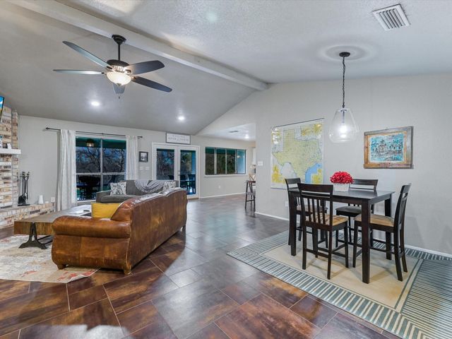 148 Highway 71 E, Smithville, TX 78957