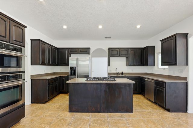 2061 BLAYLOCK Lane NE, Los Lunas, NM 87031