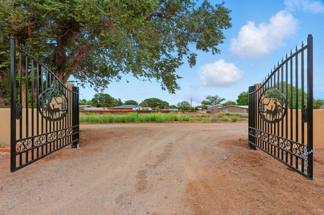 2061 BLAYLOCK Lane NE, Los Lunas, NM 87031