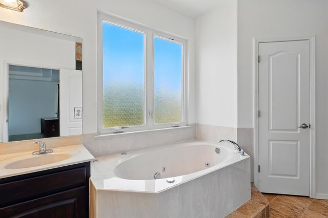 2061 BLAYLOCK Lane NE, Los Lunas, NM 87031