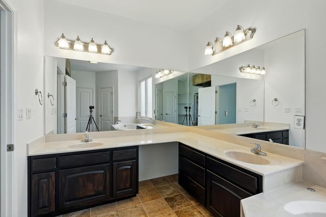 2061 BLAYLOCK Lane NE, Los Lunas, NM 87031