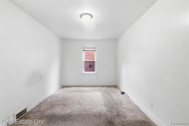 15464 Lindsay Street, Detroit, MI 48227