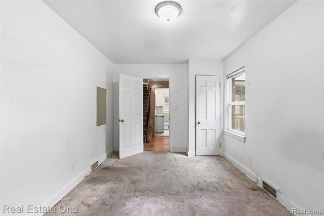 15464 Lindsay Street, Detroit, MI 48227