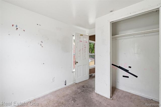 15464 Lindsay Street, Detroit, MI 48227