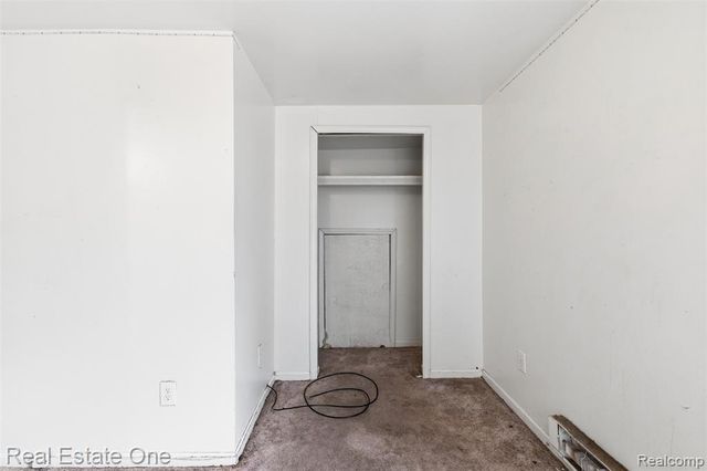 15464 Lindsay Street, Detroit, MI 48227