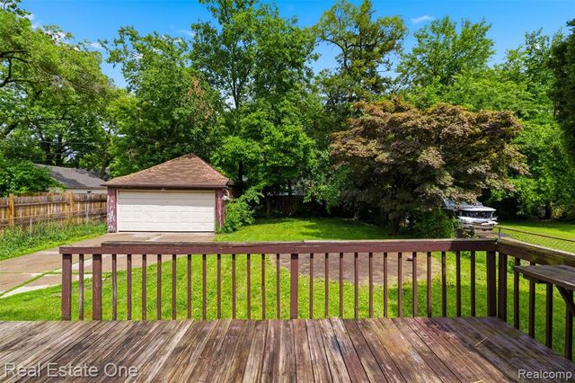 15464 Lindsay Street, Detroit, MI 48227