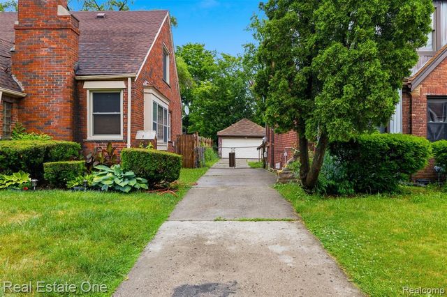 15464 Lindsay Street, Detroit, MI 48227