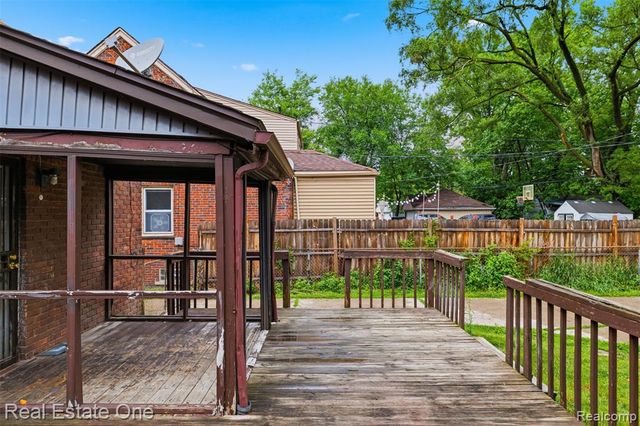 15464 Lindsay Street, Detroit, MI 48227