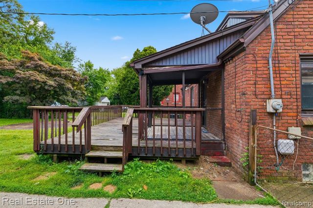 15464 Lindsay Street, Detroit, MI 48227