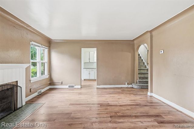 15464 Lindsay Street, Detroit, MI 48227