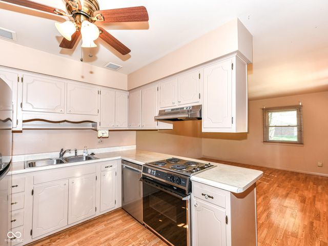 10415 Lawnhaven Drive, Indianapolis, IN 46229