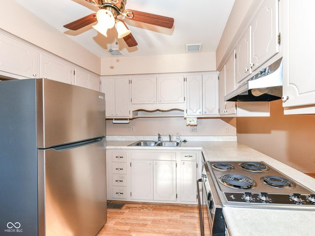 10415 Lawnhaven Drive, Indianapolis, IN 46229