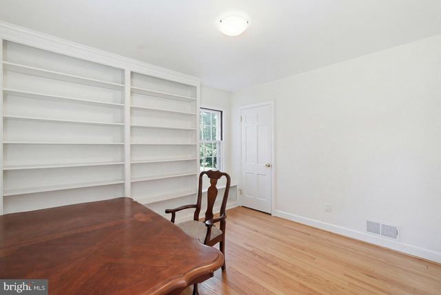 7322 EDMONSTON RD, College Park, MD 20740