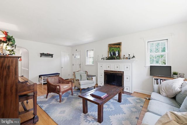 7322 EDMONSTON RD, College Park, MD 20740