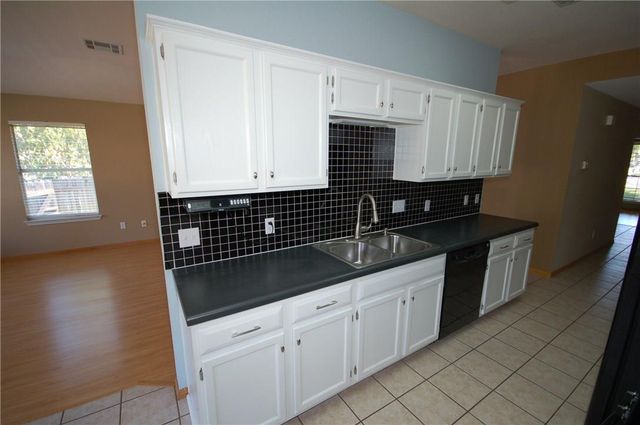 1202 Pathfinder WAY, Round Rock, TX 78665