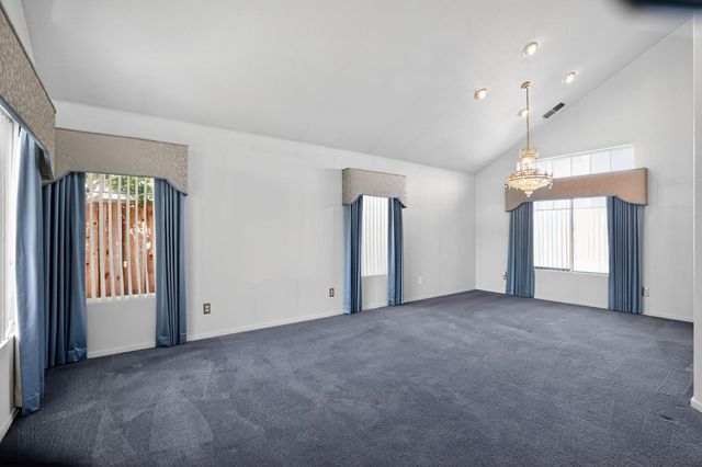 8 Emerson Ct, Pittsburg, CA 94565