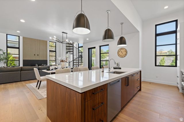 664 N EAST CAPITOL ST, Salt Lake City, UT 84103