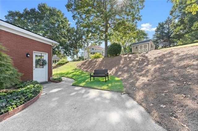 1255 Wincrest Court NW, Kennesaw, GA 30152