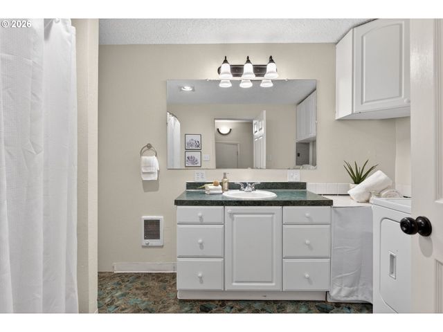 210 Se 218TH Ave, Gresham, OR 97030