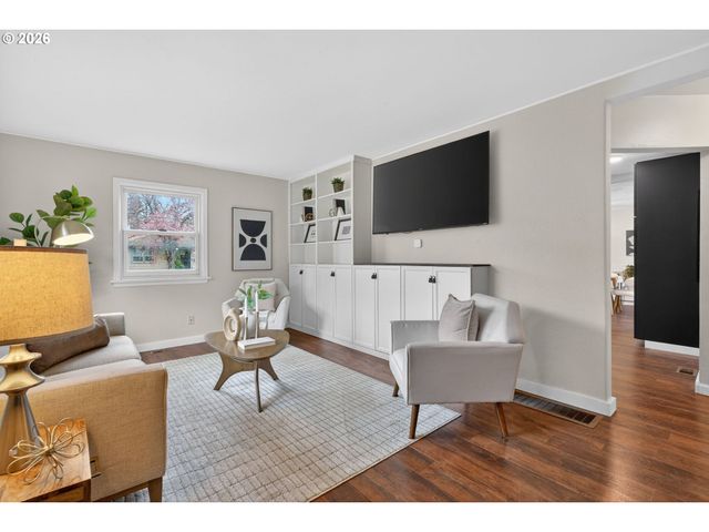 210 Se 218TH Ave, Gresham, OR 97030