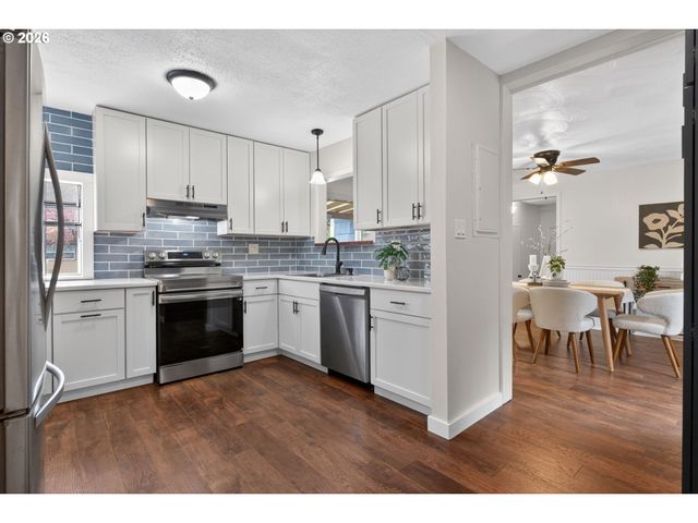 210 Se 218TH Ave, Gresham, OR 97030