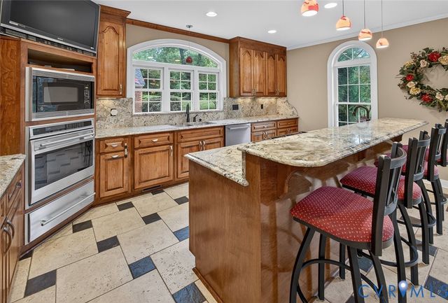 604 Cross Ridge Ln, Manakin Sabot, VA 23103
