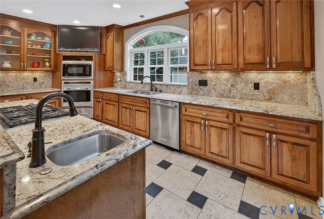 604 Cross Ridge Ln, Manakin Sabot, VA 23103