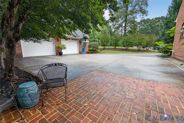 604 Cross Ridge Ln, Manakin Sabot, VA 23103