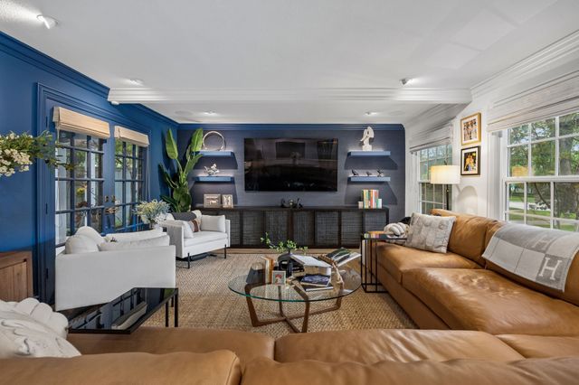 6671 Gaston Avenue, Dallas, TX 75214