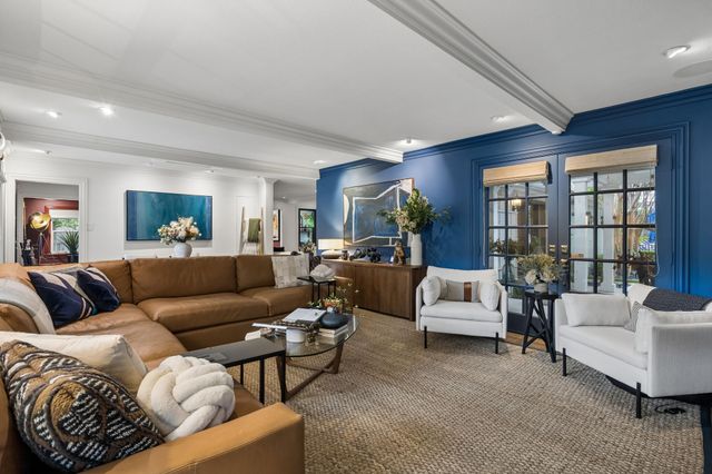 6671 Gaston Avenue, Dallas, TX 75214