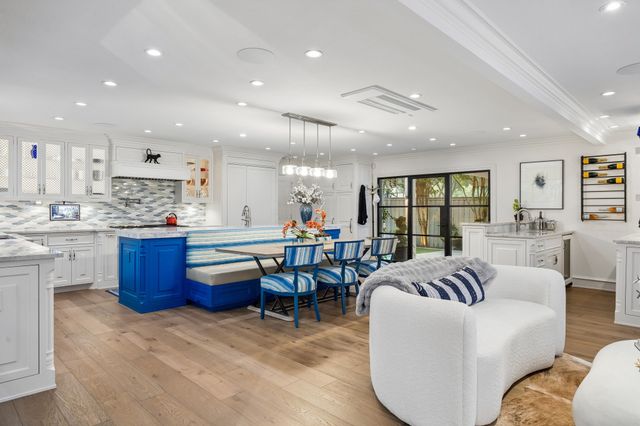 6671 Gaston Avenue, Dallas, TX 75214