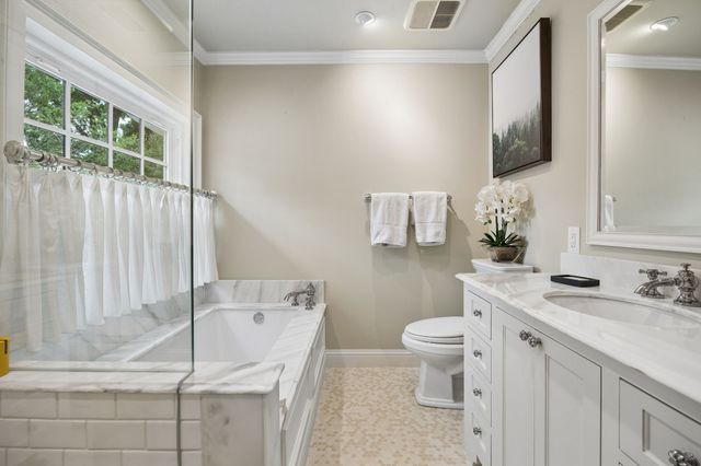 6671 Gaston Avenue, Dallas, TX 75214