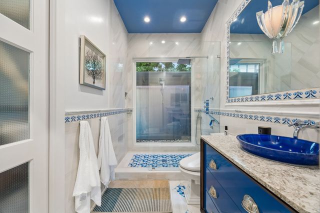 6671 Gaston Avenue, Dallas, TX 75214