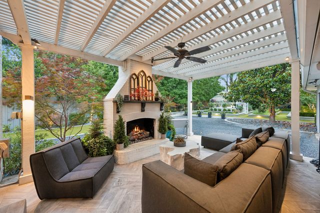 6671 Gaston Avenue, Dallas, TX 75214