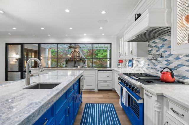 6671 Gaston Avenue, Dallas, TX 75214
