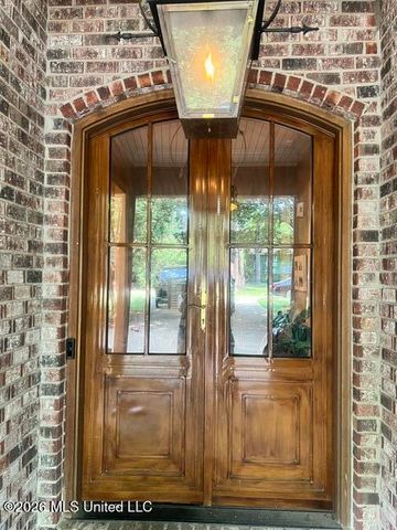 1135 Martingale Road, Jackson, MS 39206