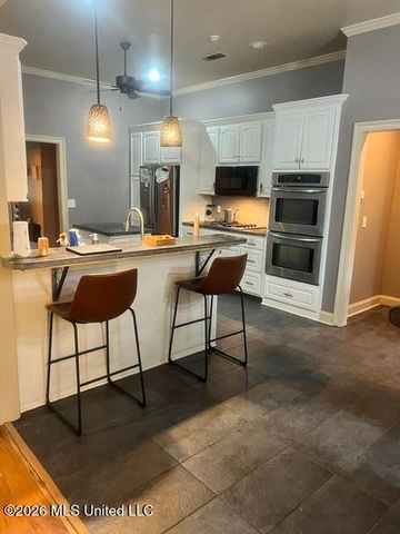 1135 Martingale Road, Jackson, MS 39206