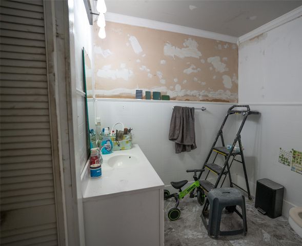 631 W Austin, Paris, TX 75460