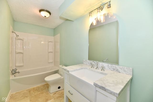 1023 Pendle Hill Avenue, Pendleton, IN 46064