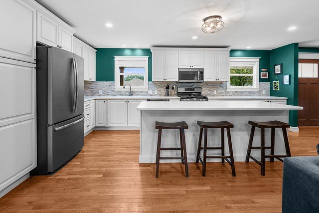 2603 Harmony Drive, Bettendorf, IA 52722