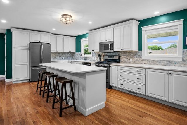2603 Harmony Drive, Bettendorf, IA 52722