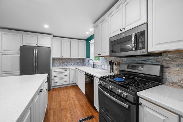 2603 Harmony Drive, Bettendorf, IA 52722