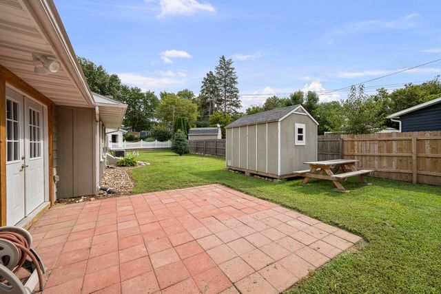 2603 Harmony Drive, Bettendorf, IA 52722