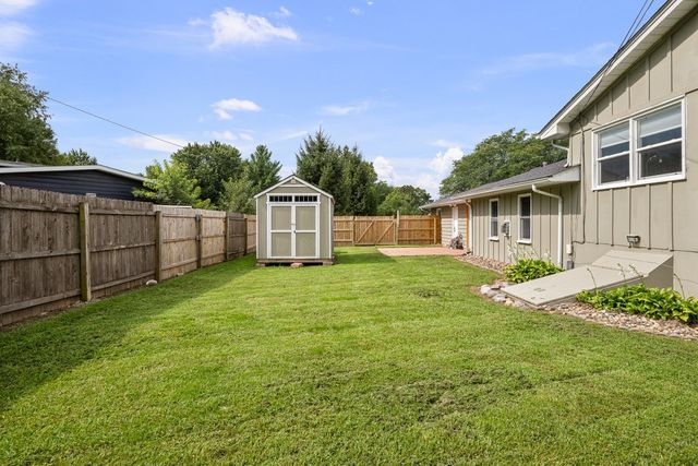 2603 Harmony Drive, Bettendorf, IA 52722